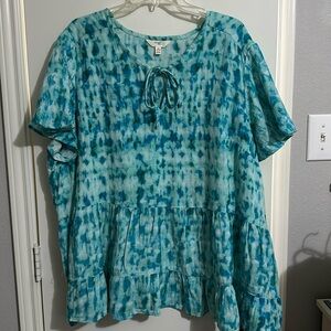 Tie dye blue 3x plus size short sleeve top, tiered hem